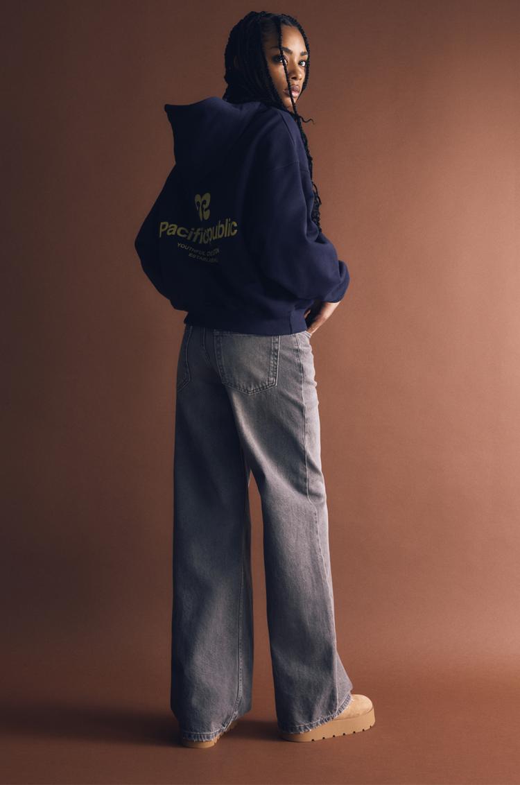 

Джинсы свободного кроя оверсайз Pull And Bear, серый