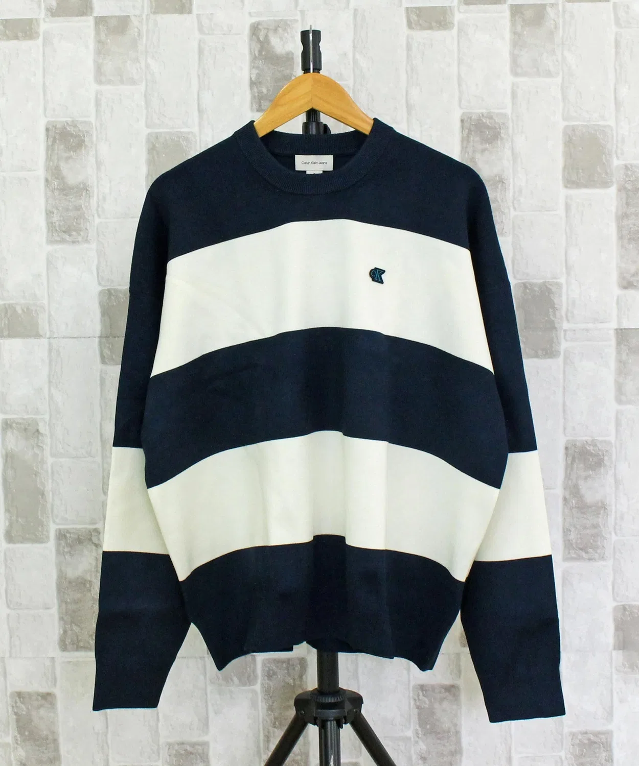Свитер Calvin Klein Striped Snowy Relaxed Crewneck, тёмно-синий
