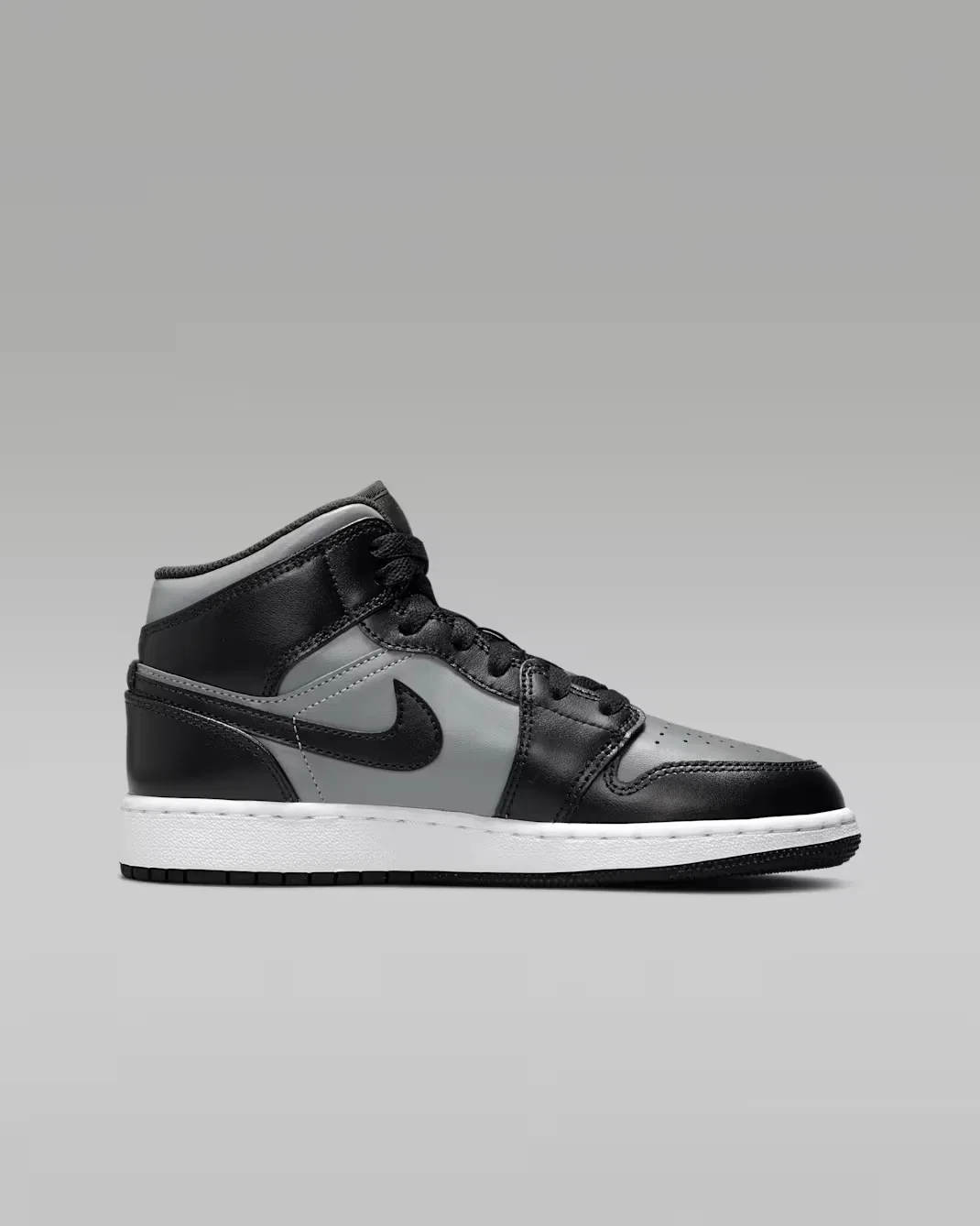 Кроссовки для детей постарше Jordan 1 Mid, Black/Particle Grey/White/Gym Red — фото 3