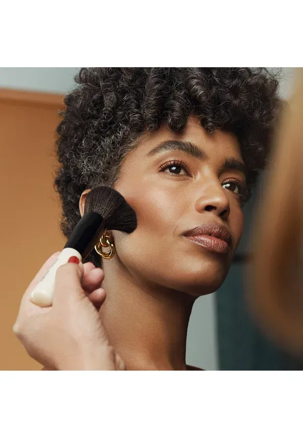 Бронзирующая пудра - бронзер 9 г Bobbi Brown, цвет light — фото 3