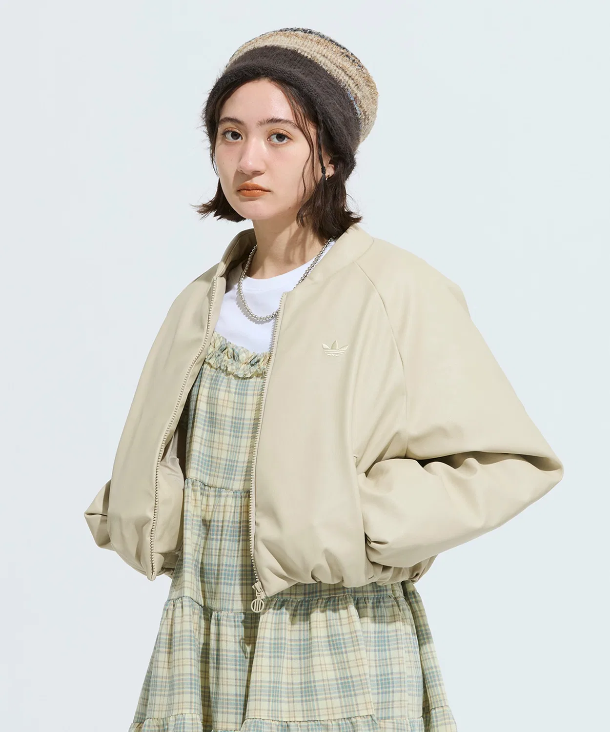 Женская куртка-бомбер с синтетическим утеплителем, модель JX3015, Adidas, Khaki — фото 2