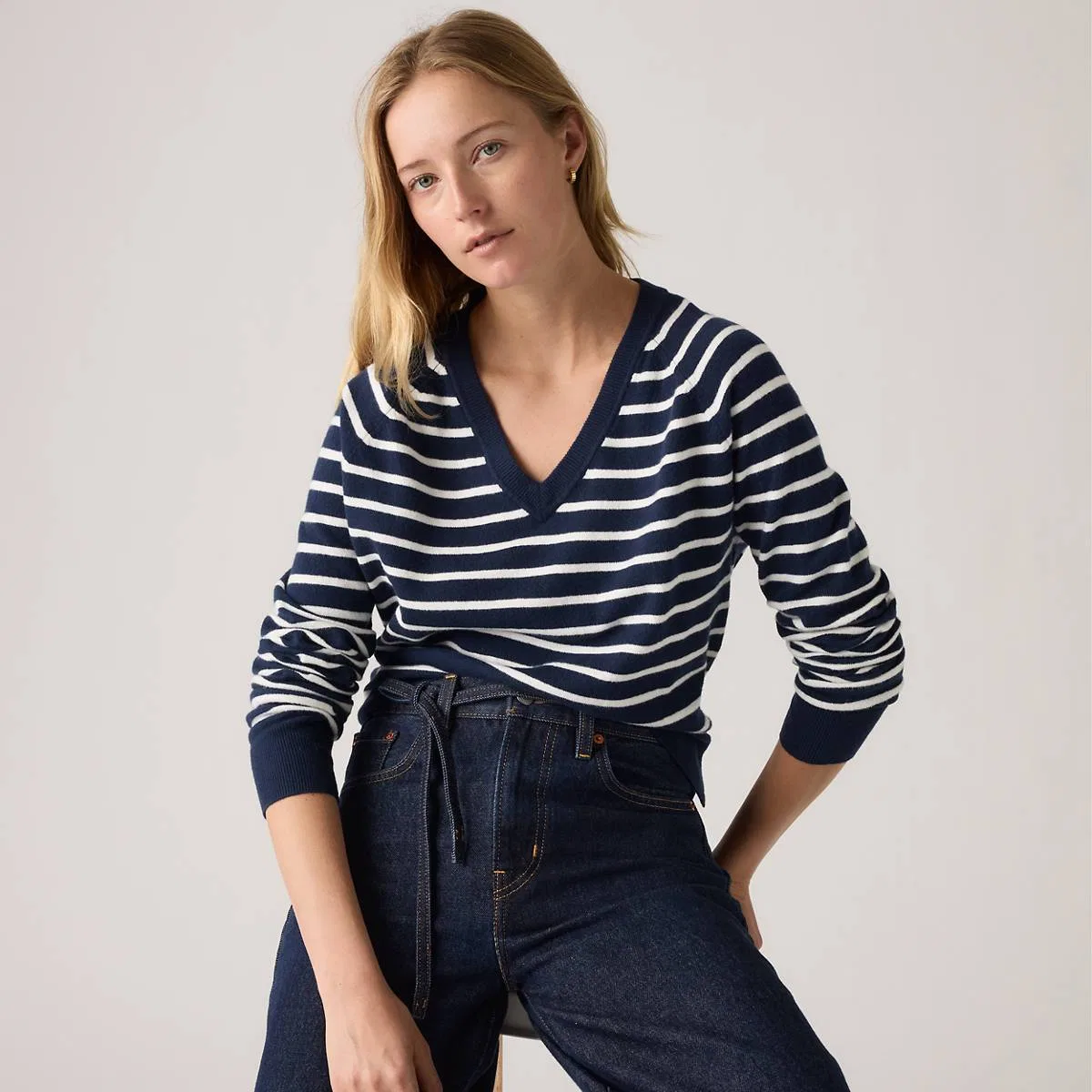 Очень мягкий пуловер с V-образным вырезом Levi's, Parisienne Stripe - Blue