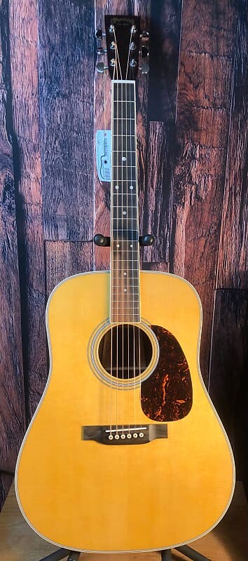 

Martin Standard Series D-35 Натуральный