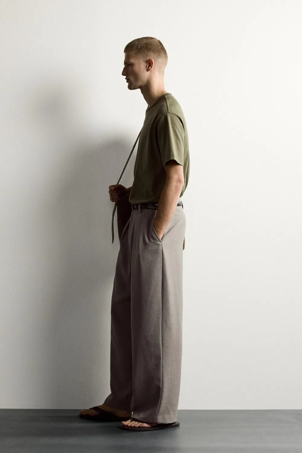 Брюки свободного кроя с текстурированной плиссировкой ZARA, Grey green — фото 4