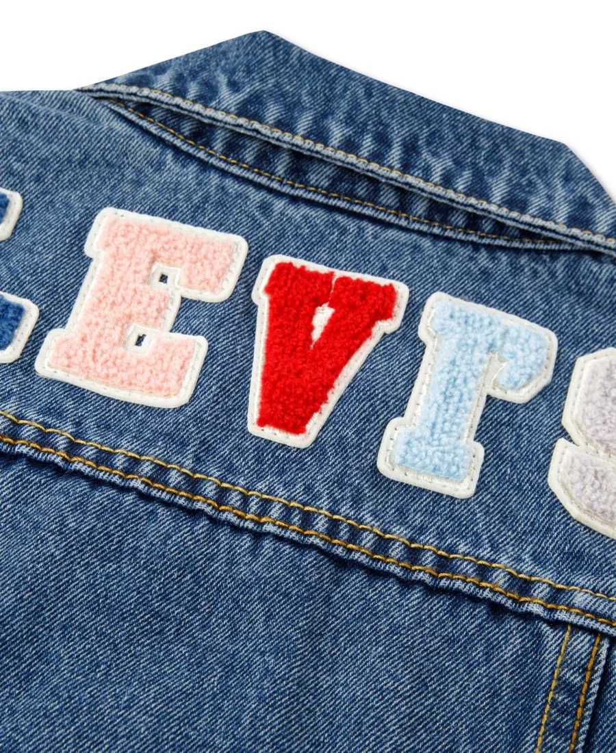 Детская джинсовая куртка-тракер с патчами Levi's, Evie — фото 3