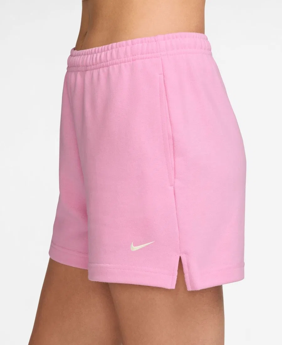 Шорты женские из футера с эластичным поясом и боковыми карманами Studio Fleece Nike, Pink Rise Sail — фото 2