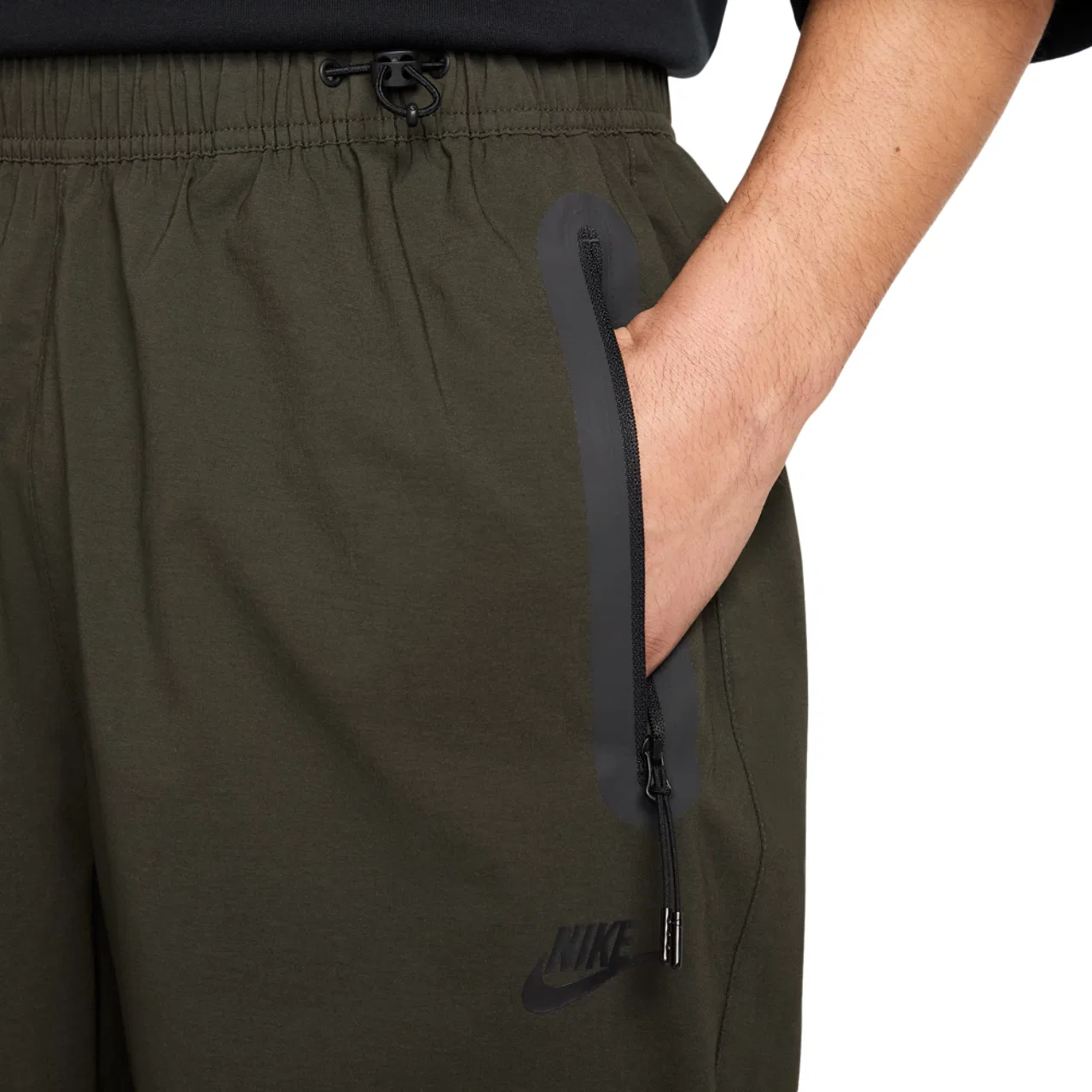 Мужские штаны свободного кроя с широкими штанинами Nike Tech Woven Pants OS, Sequoia/Black — фото 3