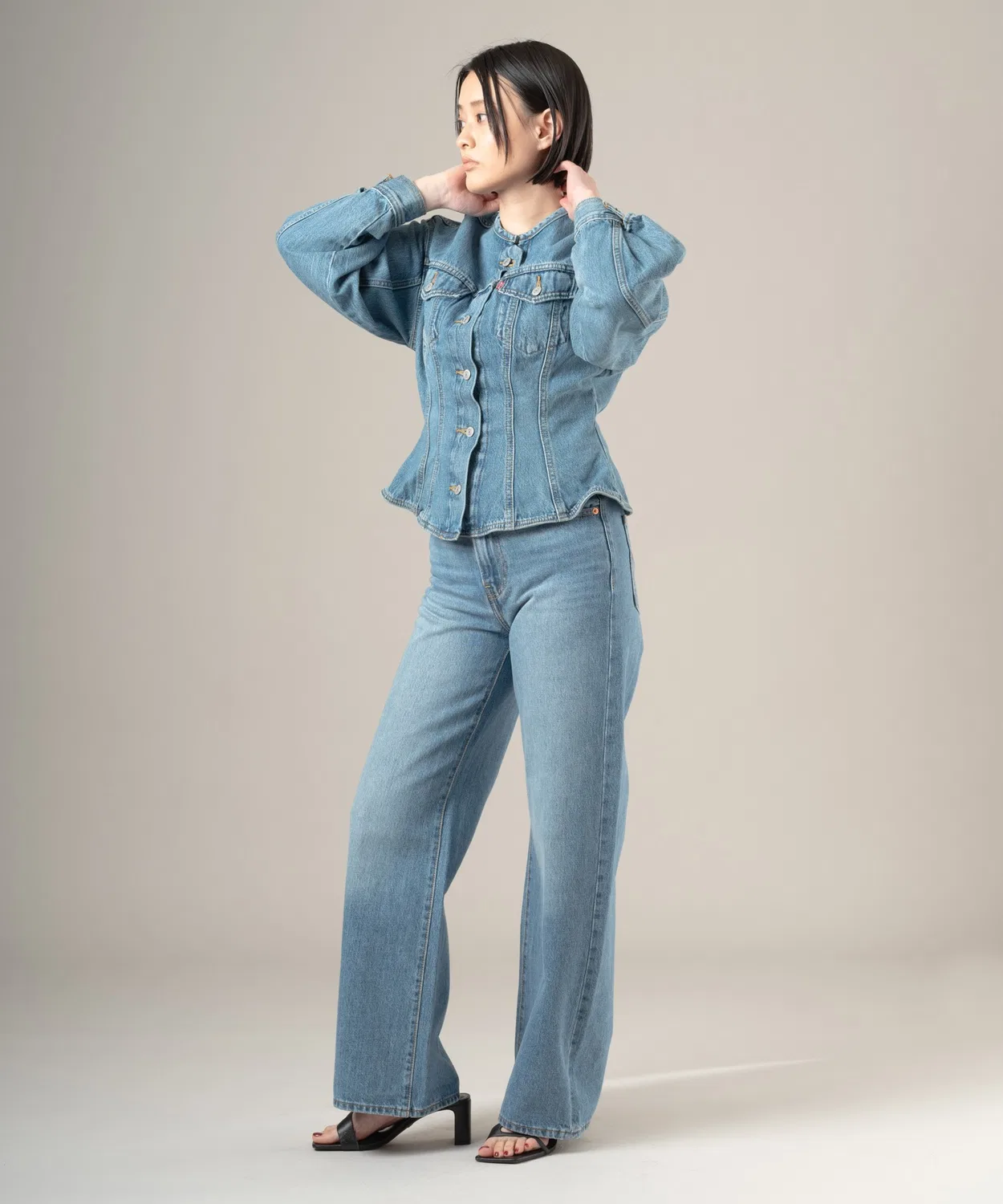 Женские джинсы с высокой посадкой и широкими штанинами RIBCAGE WIDE LEG Levi's, Medium Indigo — фото 4