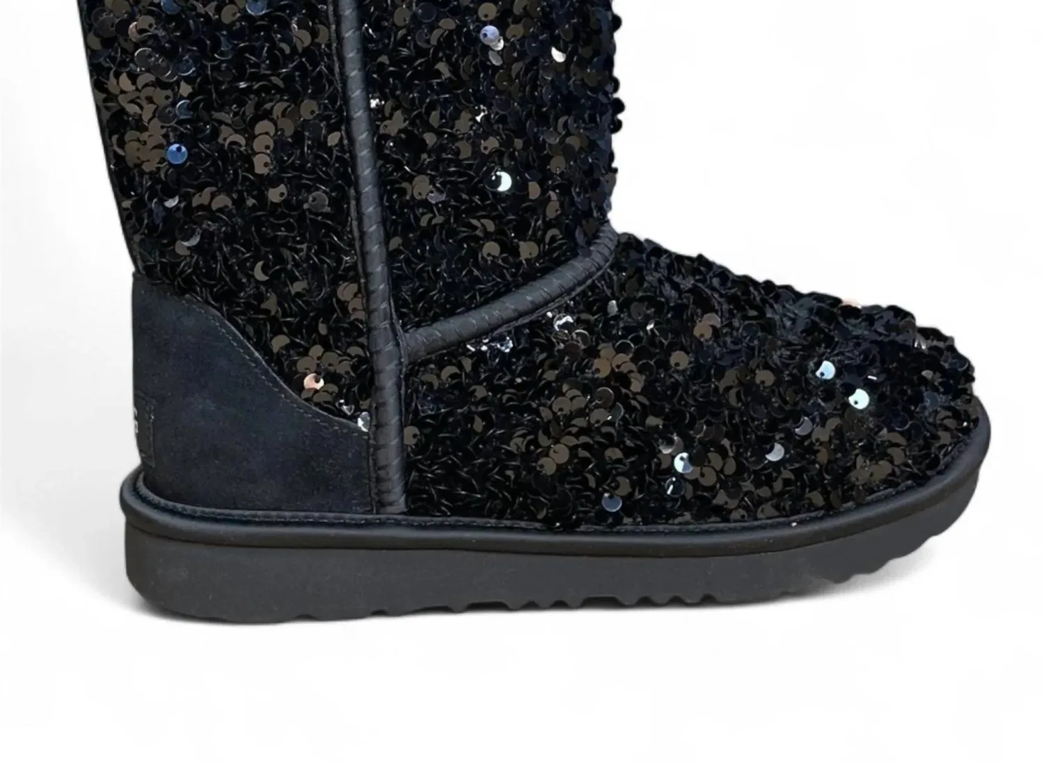 Детские зимние ботинки на платформе с блестками Classic Short Chunky Sequin UGG, черный — фото 2