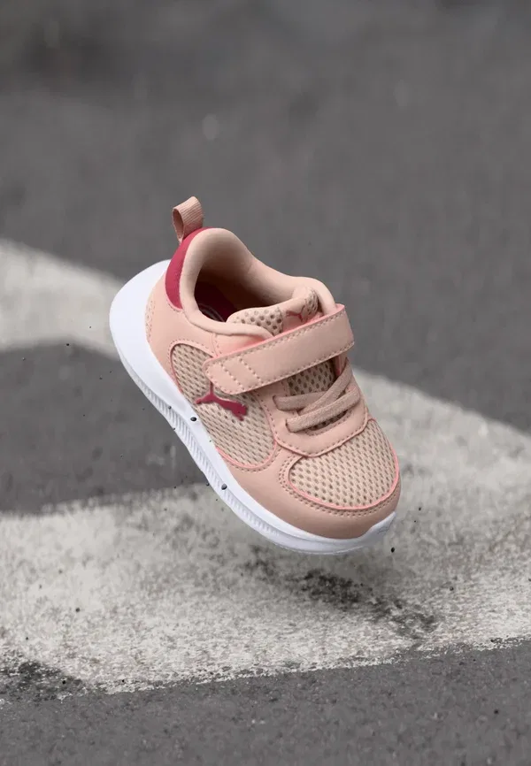 Кроссовки для бега из искусственной кожи и текстиля Fun Racer 2 AC+ Inf Unisex Puma rose quartz/port/island pink, розовый