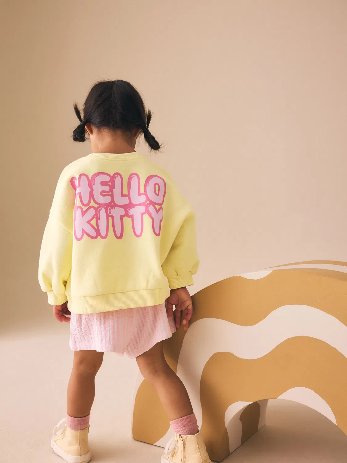 Комплект из свитшота и шорт Hello Kitty, модель Yellow Hello Kitty Next, желтый — фото 3