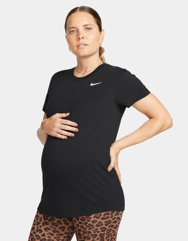 

Черная футболка Nike Maternity Dri-FIT