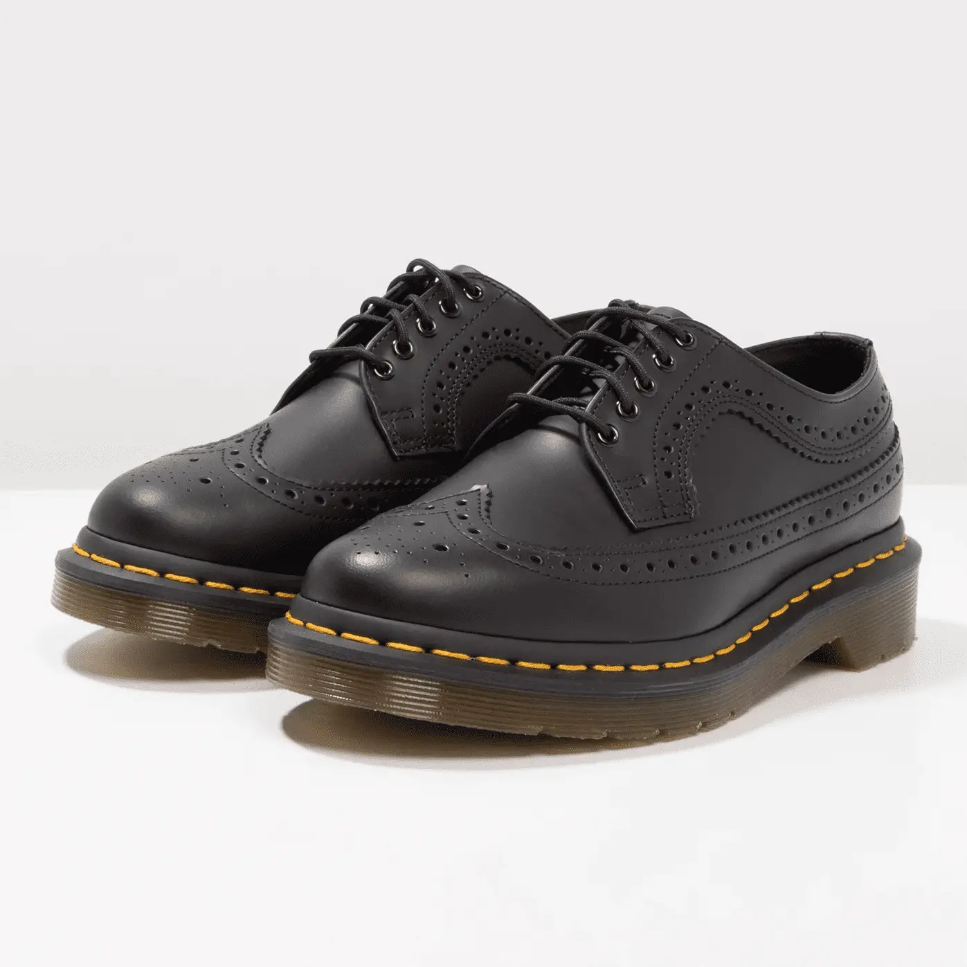 Ботинки женские Dr. Martens на шнуровке, черный — фото 3