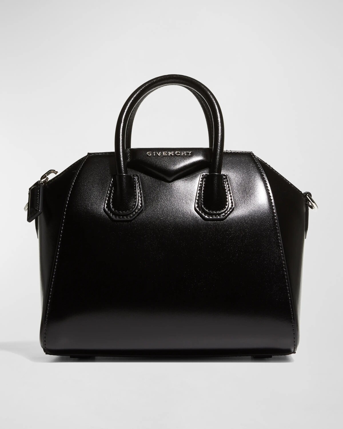 

Миниатюрная кожаная сумка Antigona с верхней ручкой в ​​коробочке Givenchy, цвет Black