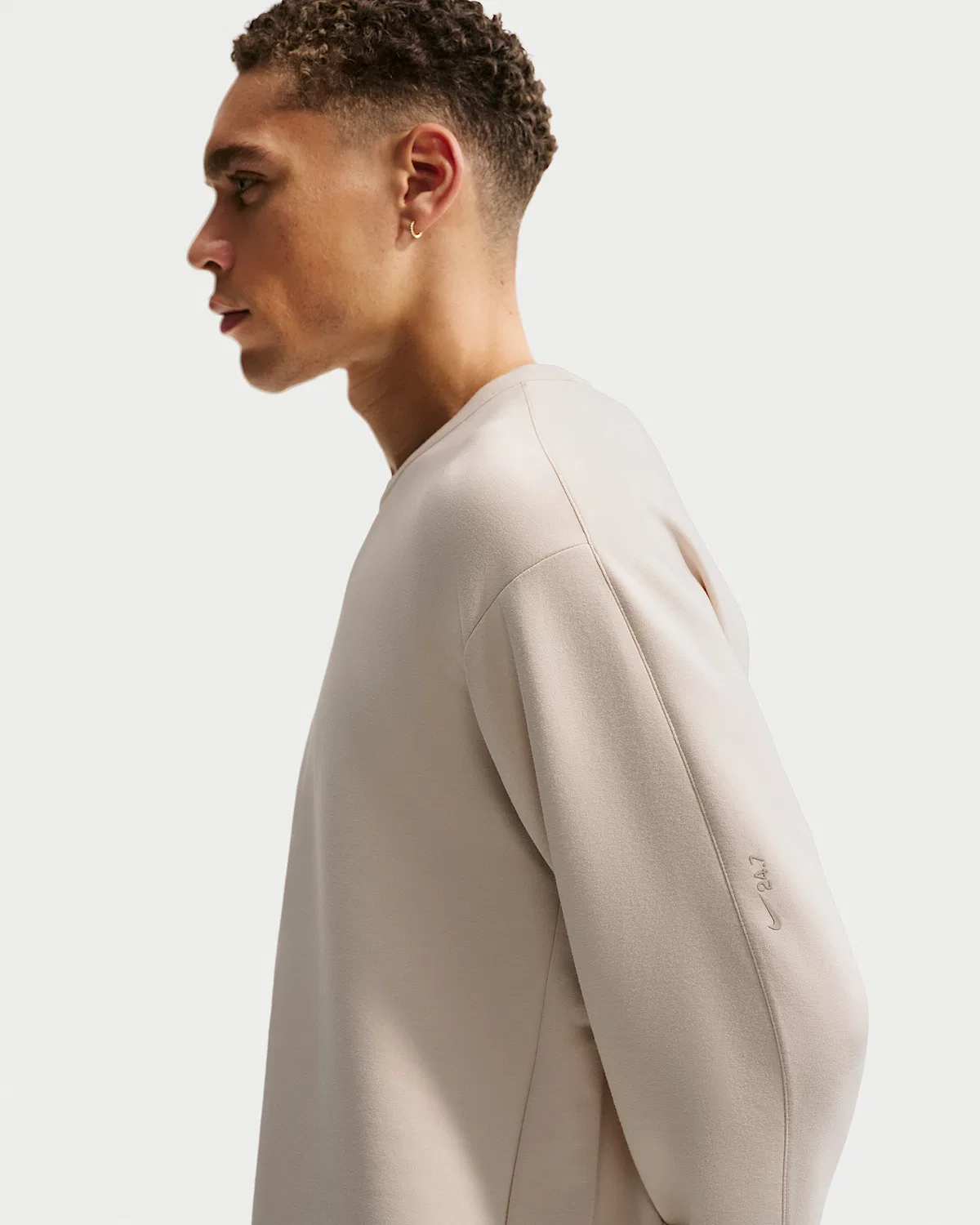 Мужская футболка Nike 24.7 ImpossiblySoft Dri-FIT Crew, Light Orewood Brown/Sail/Light Iron Ore — фото 3