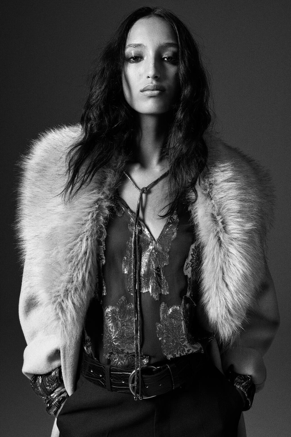 

Объемная рубашка с металлической нитью ZARA, коричневый