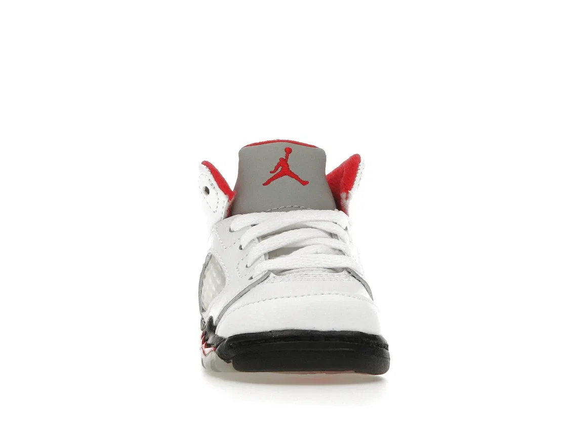 Детские кроссовки с ретро-дизайном Jordan 5 Retro, White/Black-Metallic Silver-Fire Red — фото 2