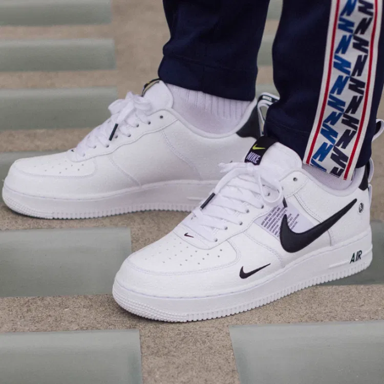 Детские кроссовки для скейтбординга с технологией Flyknit Air Force 1 Low Utility White Black Nike, White Black — фото 3
