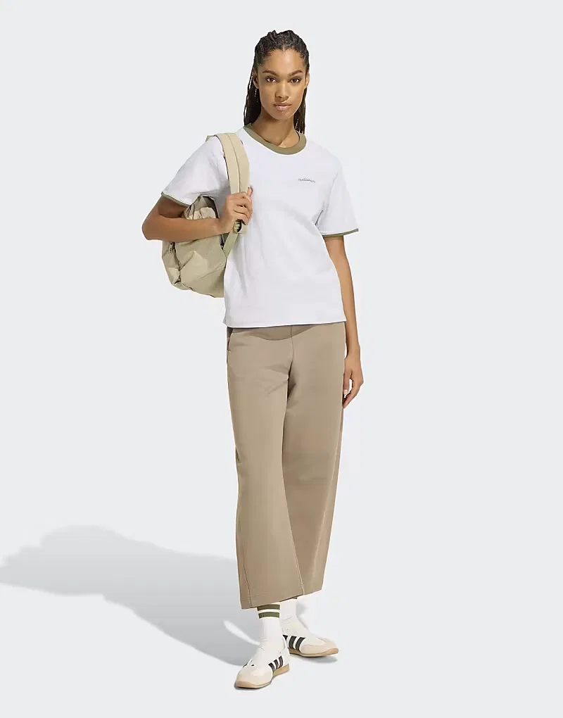Футболка Adidas performance Seasonal essentials colorpop с вышитым графическим рисунком, светло-серый меланж/оливковый цвет — фото 3