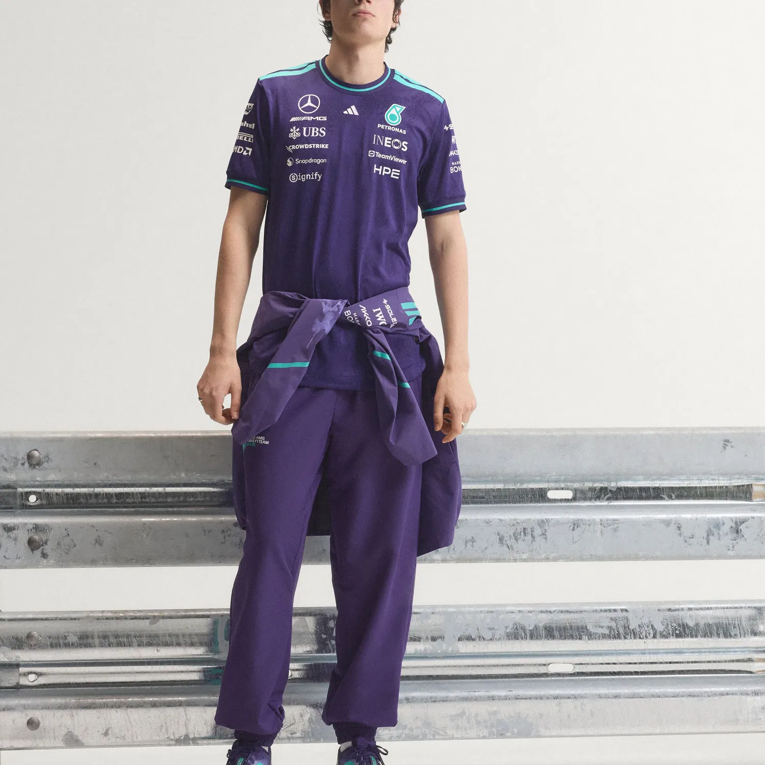 Мужская футболка с круглым вырезом Mercedes AMG Racing Adidas, Dark Purple — фото 3