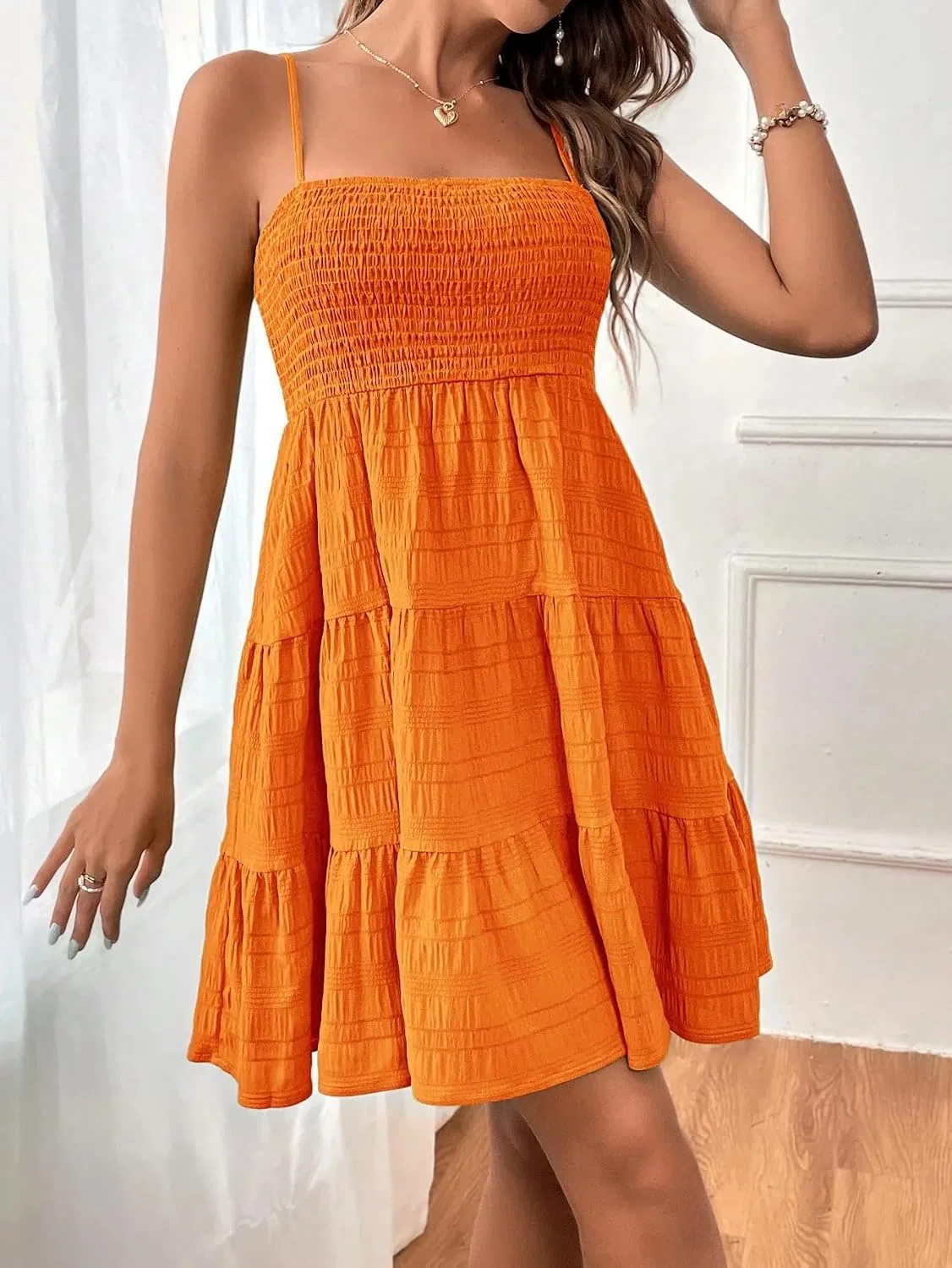 Женское мини-платье с рюшами на бретелях, Orange — фото 4