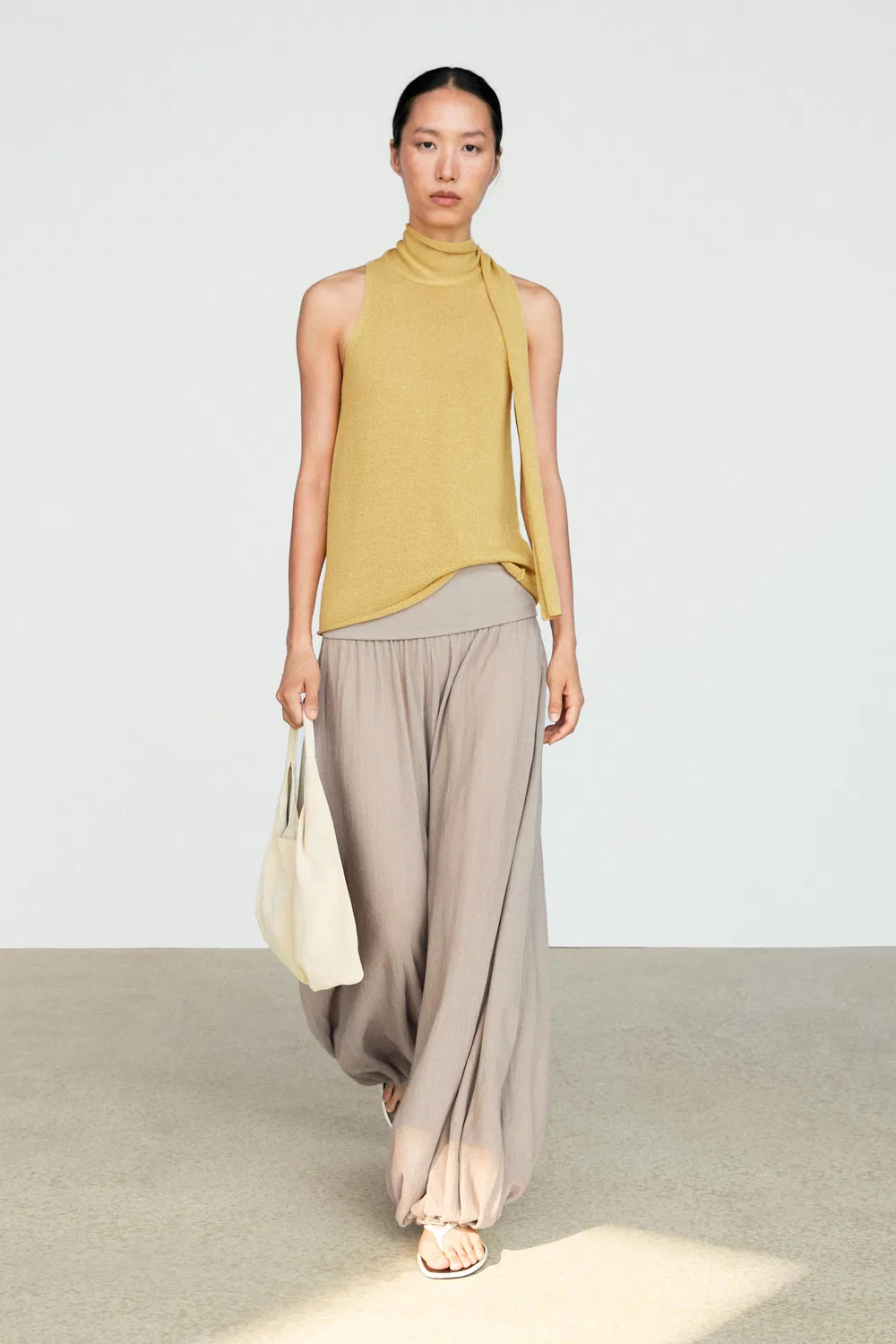 Топ-халтер Massimo Dutti, с завязками, лаймовый