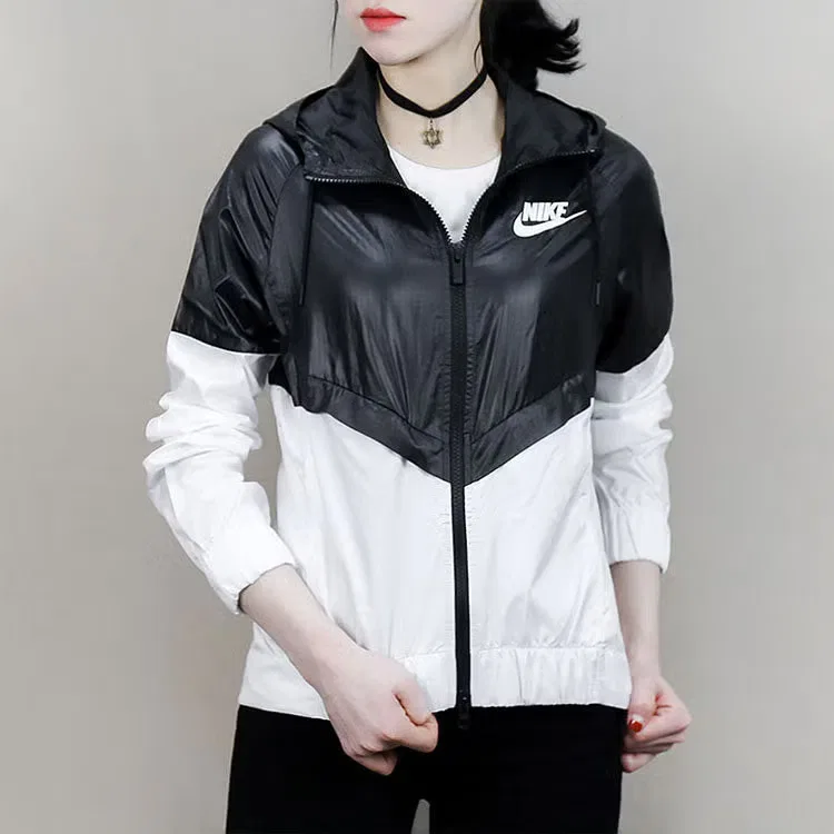 Куртка ветровка с принтом WindRunner Nike, черный — фото 2