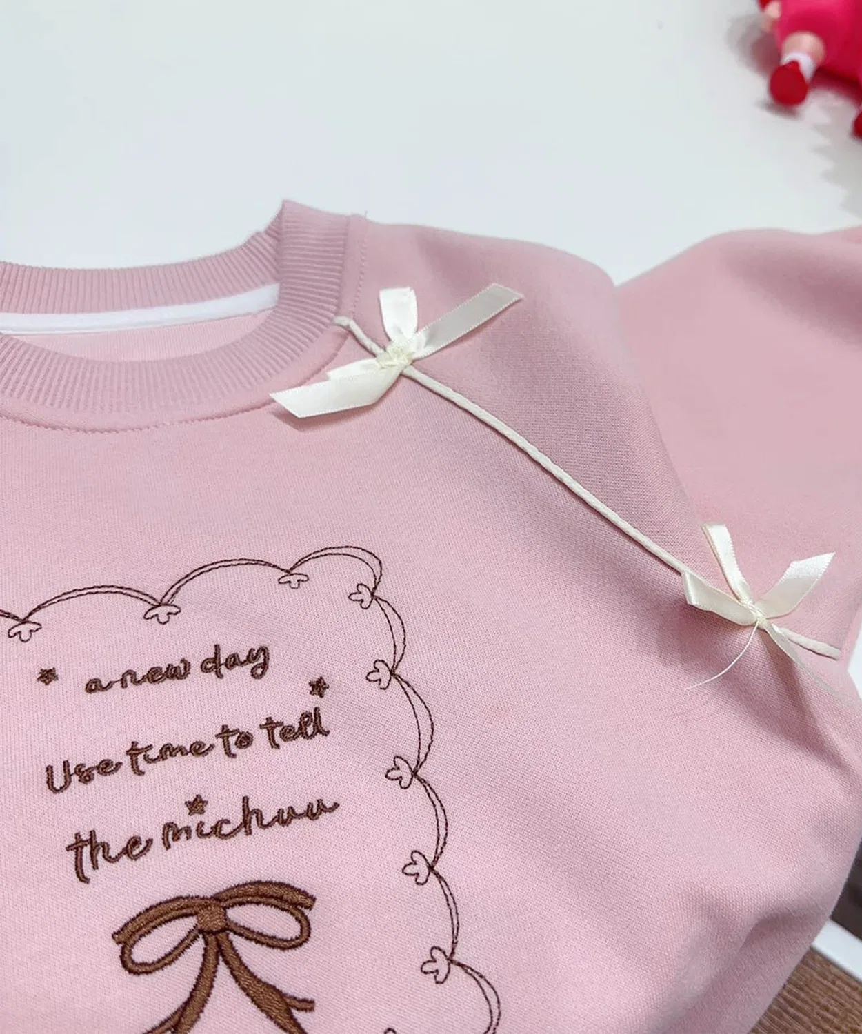 Детский свитшот для девочек с вышивкой и лентами Ribbon Sweatshirt aimoha, Off White — фото 2