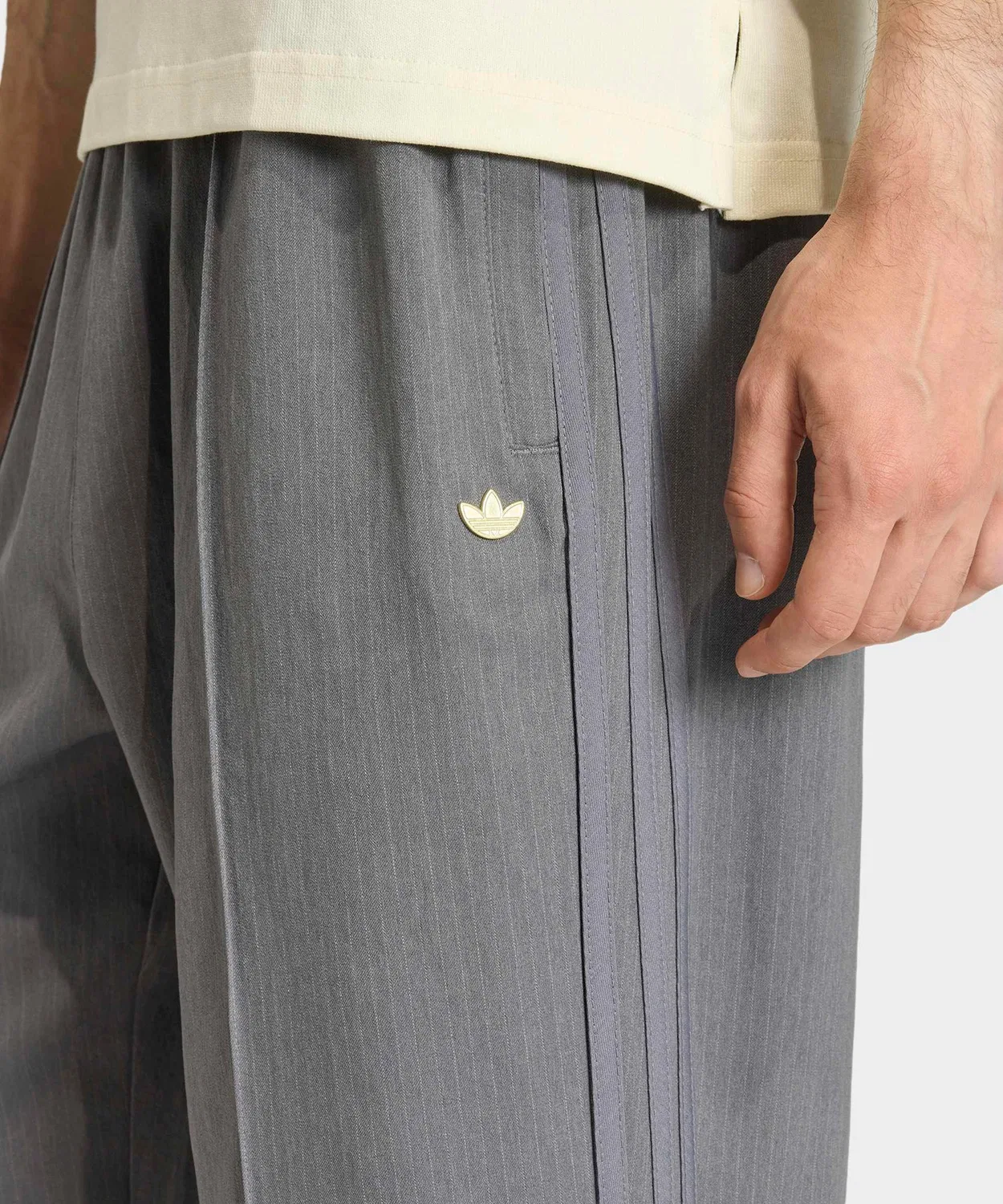 Мужские спортивные штаны свободного кроя с принтом Firebird Loose Pinstripe Adidas, Grey — фото 4