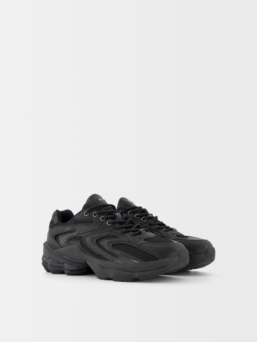 

Кроссовки Bershka Sneakers, черный