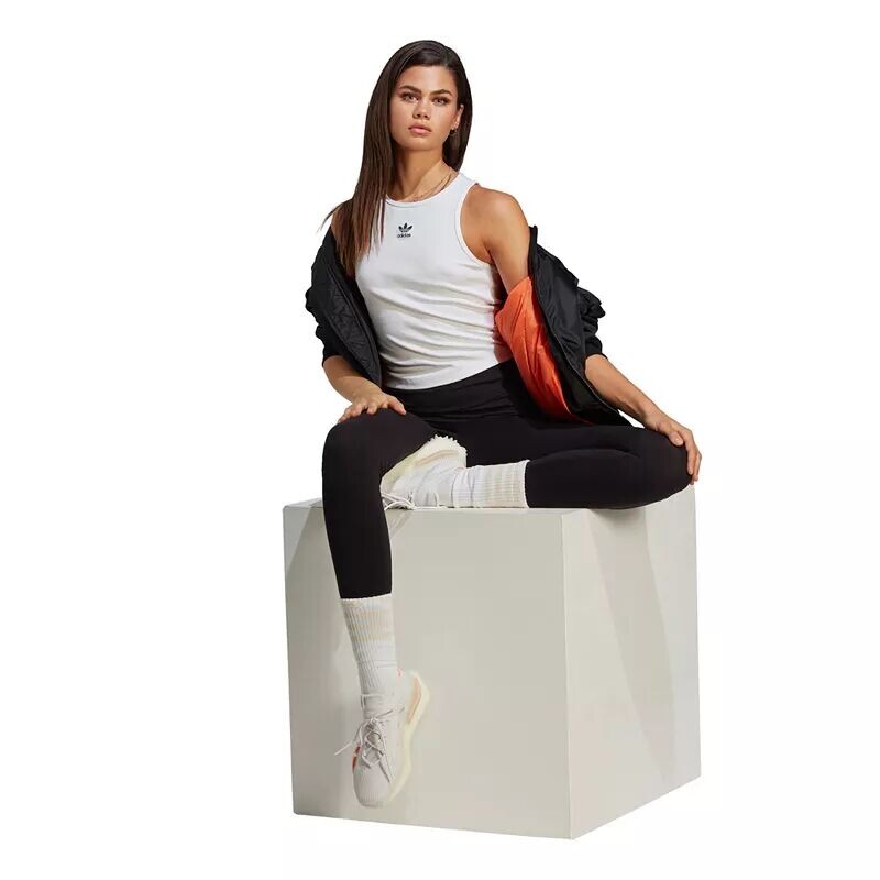Женская майка в рубчик Adidas Originals Adicolor Essentials, белый — фото 2