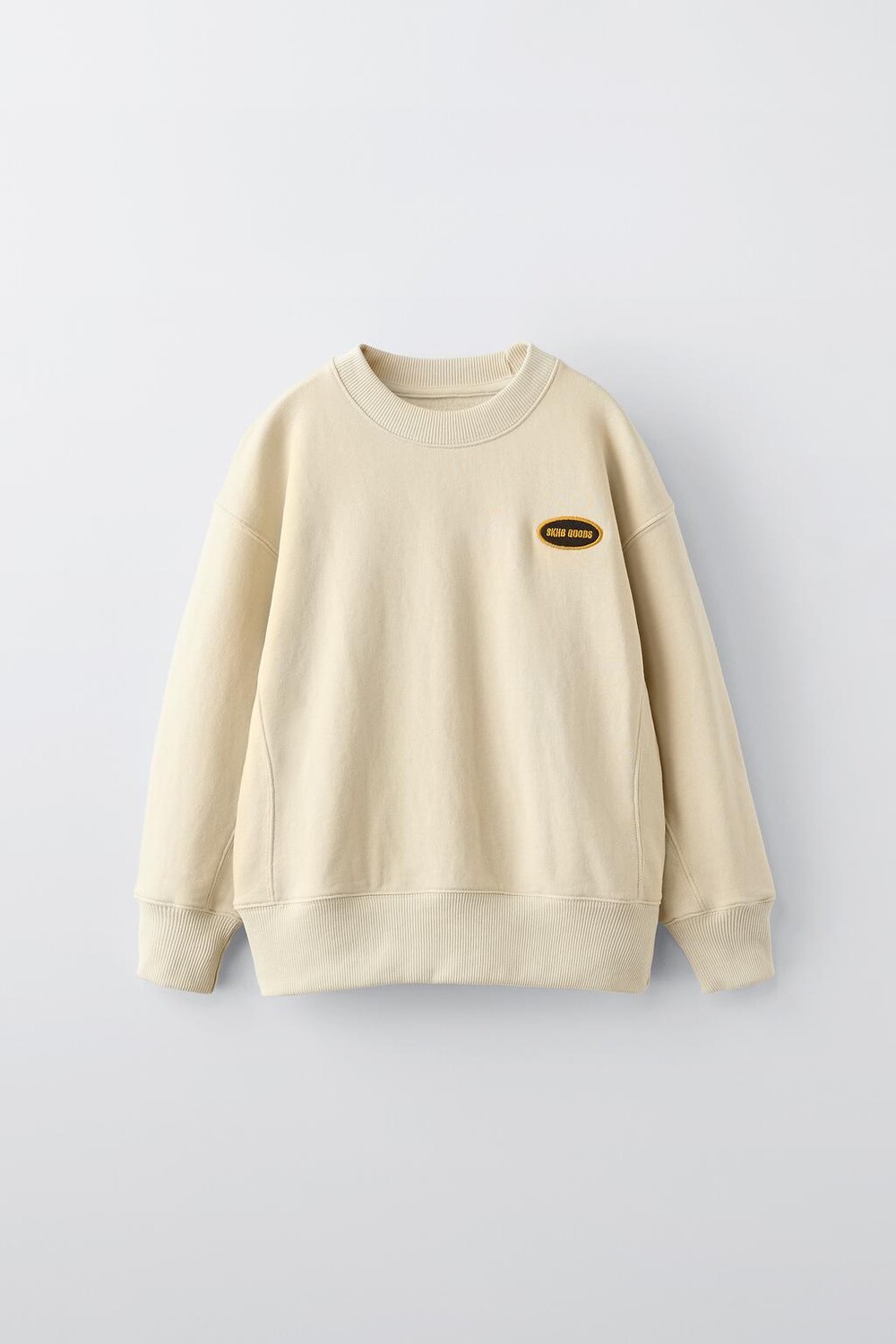 

Толстовка с вышитой нашивкой ZARA, экрю