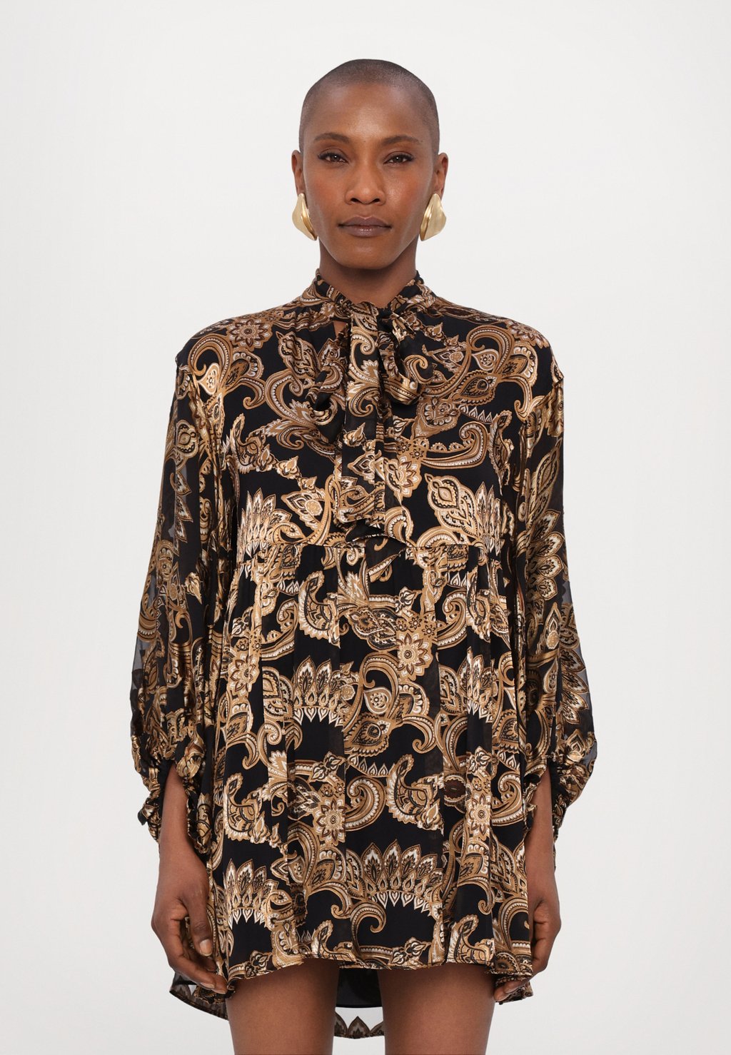 

Повседневное платье OPAL TIE NECK POET TUNIC DRESS Alice + Olivia, мультиколор