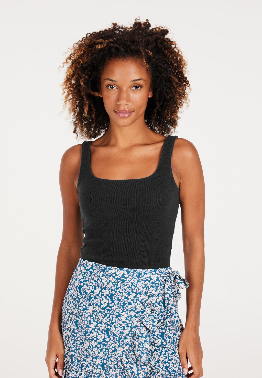 

Топ DAZE Protest, черный