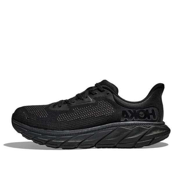 

Кроссовки arahi 7 'triple black' Hoka One One, черный