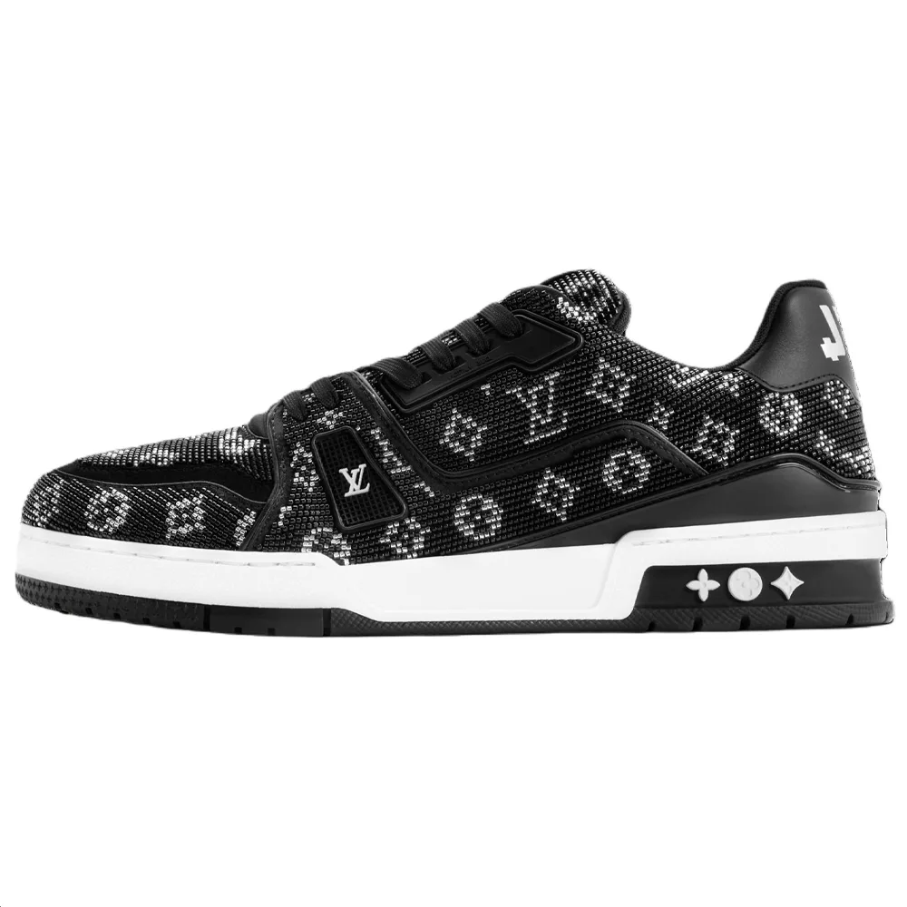 LOUIS VUITTON Кроссовки мужские черные low top skateboard из коровьей кожи