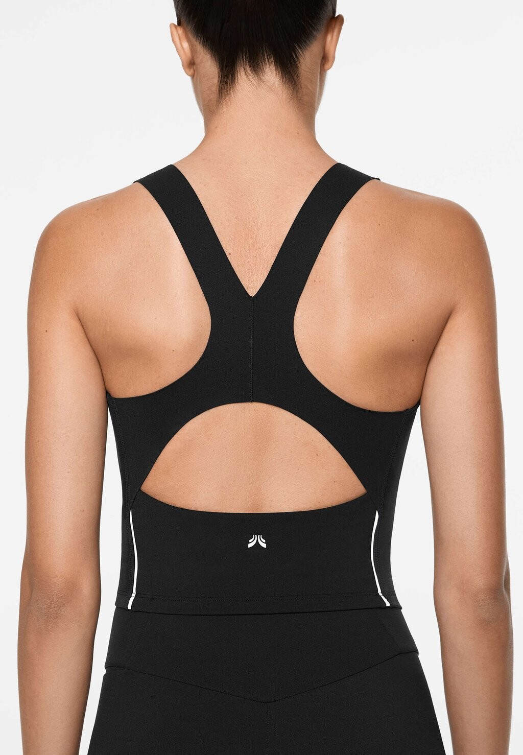 

Топ REFLECTIVE STRAP COMPRESSIVE OYSHO, черный