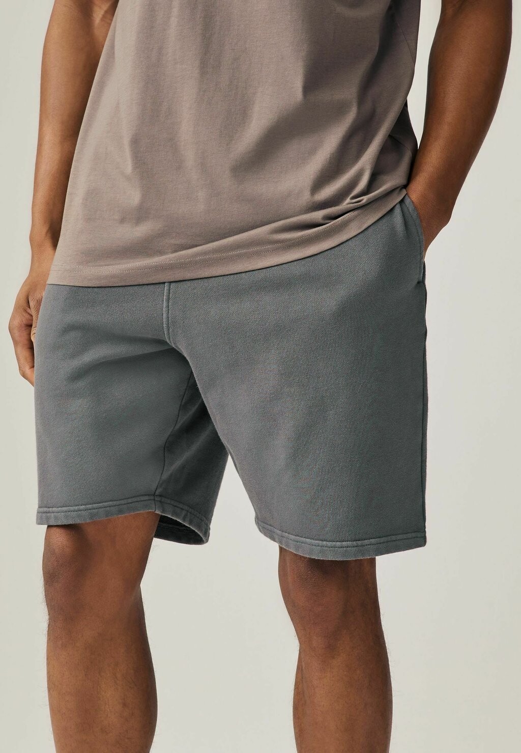 

REGULAR FIT Garment Dye Next, Низ тренировочного костюма серый
