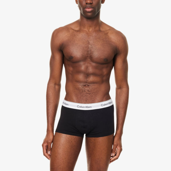 Трусы Calvin Klein Айкон низкие утягивающие хлопковые 3 шт, белый — фото 2