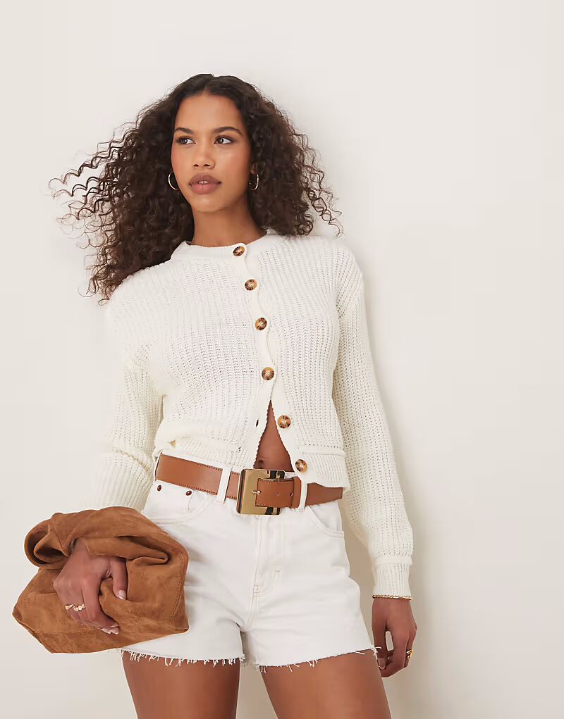 

Вязаный кардиган с круглым вырезом ASOS DESIGN кремового цвета
