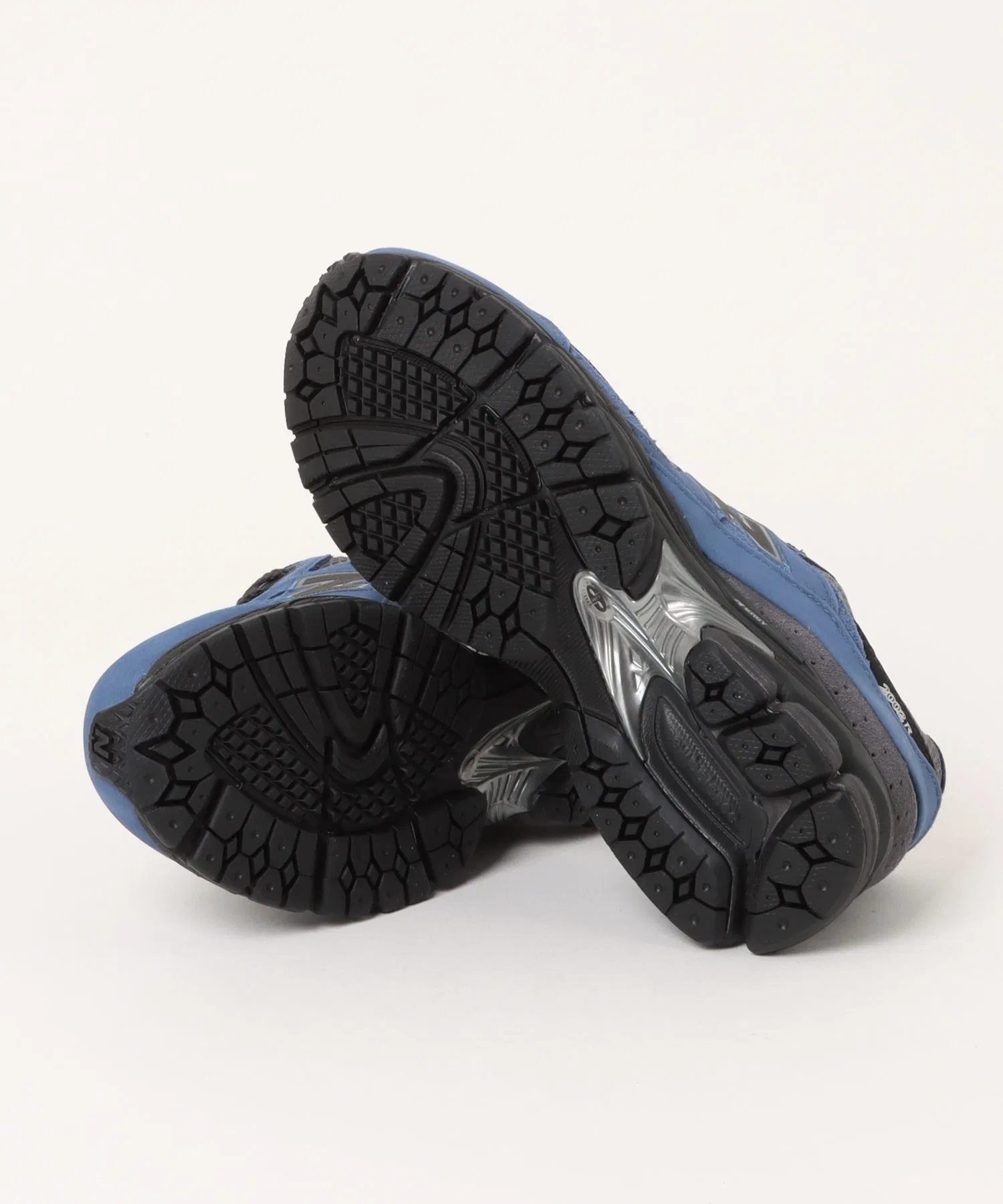 Мужские кроссовки New Balance U2002R 2RT — фото 3