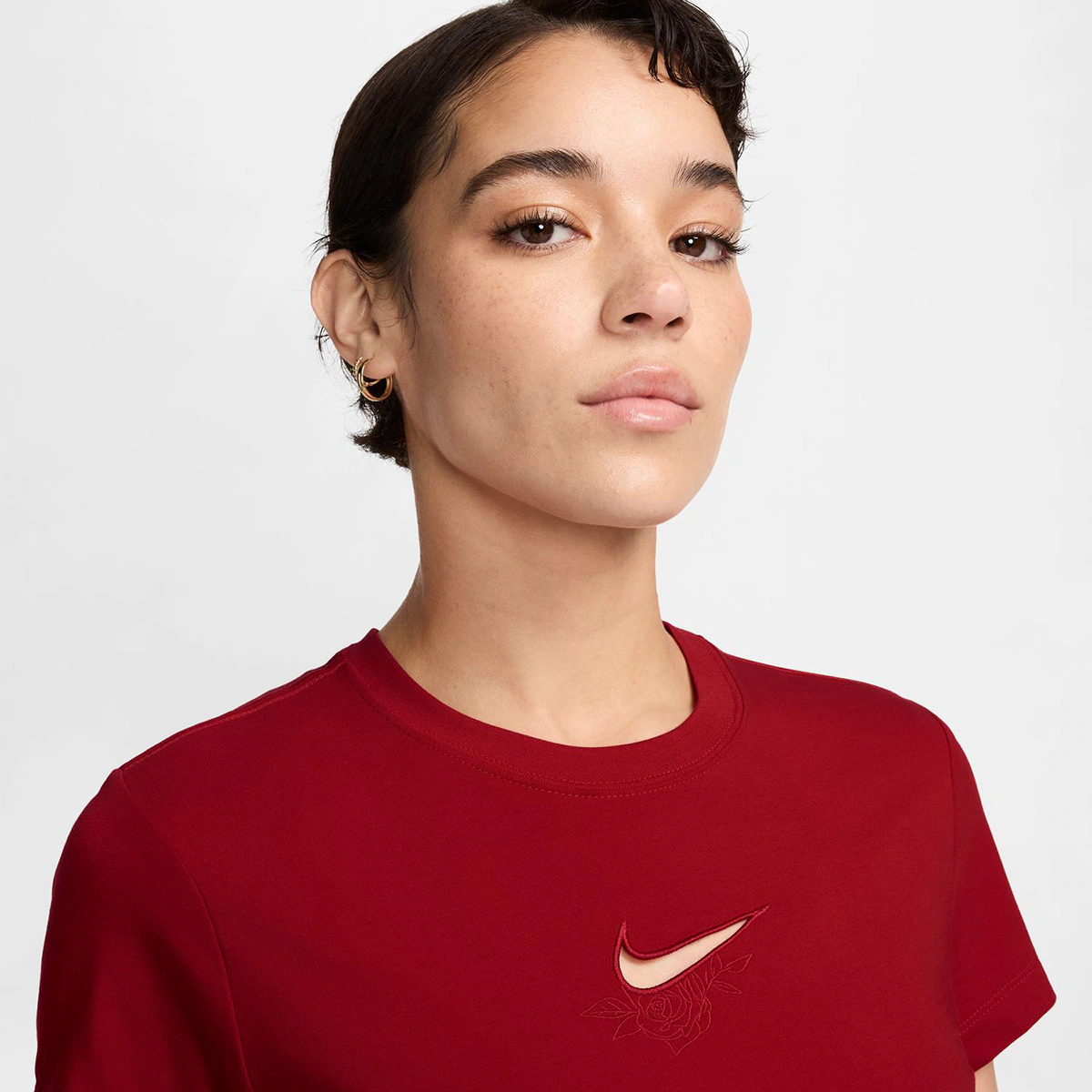 

Женская футболка Sportswear Chill Knit Nike, красный