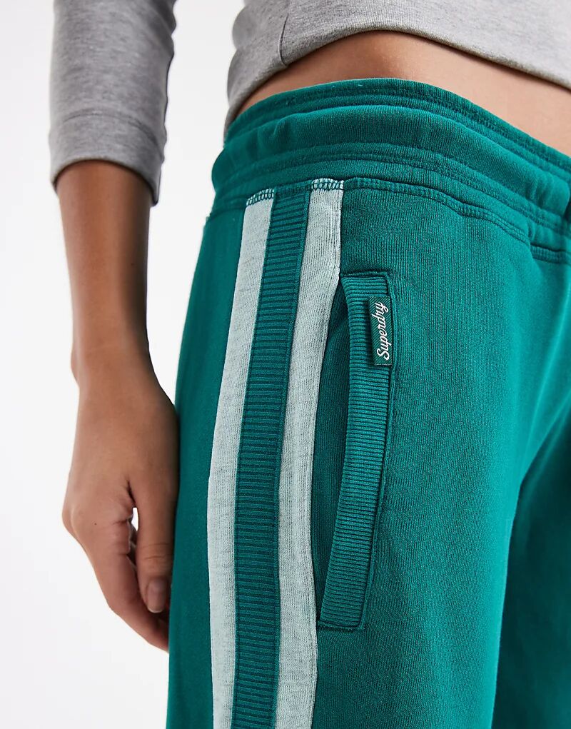 Спортивные брюки прямого кроя с логотипом Superdry Athletic essentials в цвете альпийский зеленый — фото 4