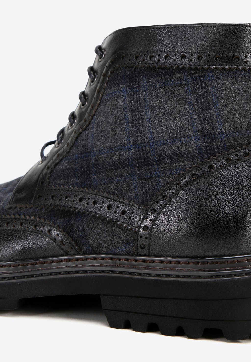 

Ботильоны на шнуровке WITTCHEN, черный