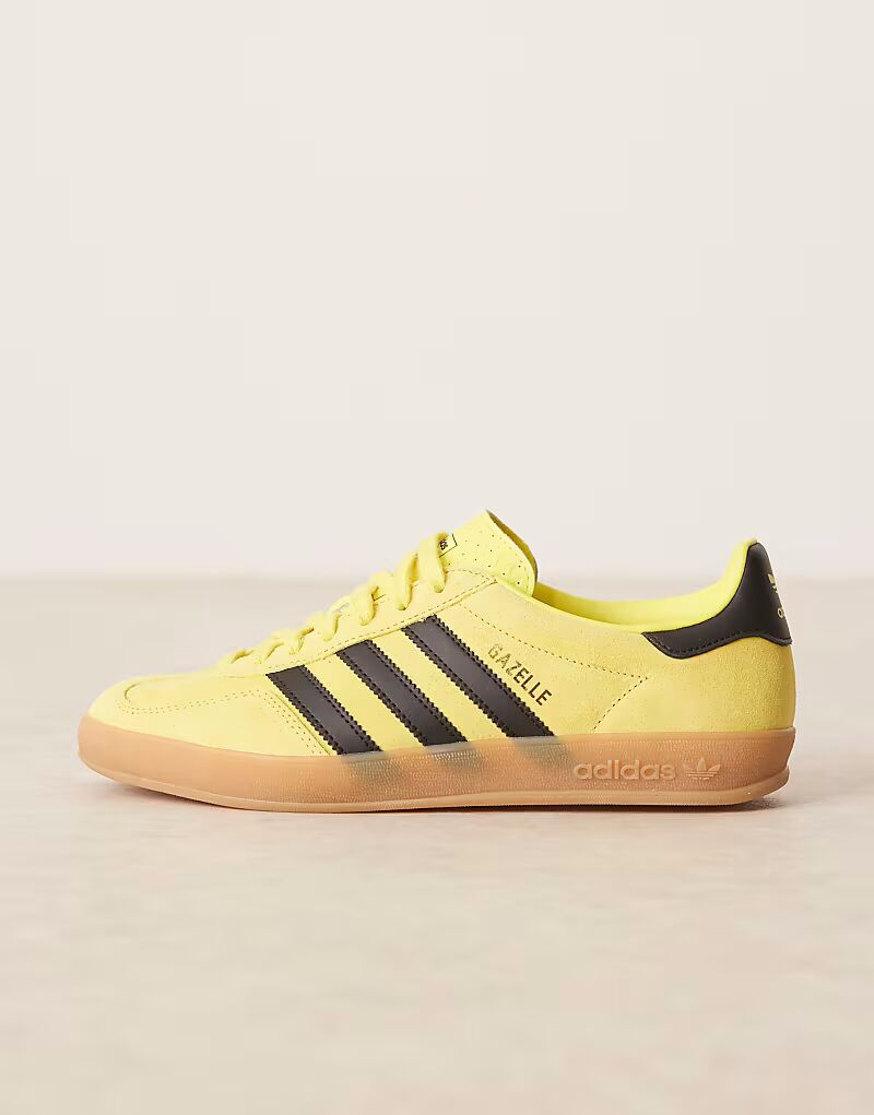 Кроссовки Adidas Originals Gazelle Indoor желтого и черного цвета — фото 2