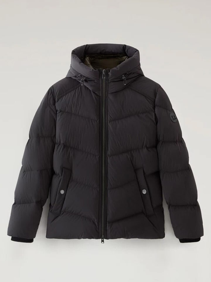 

Пуховик Woolrich, черный