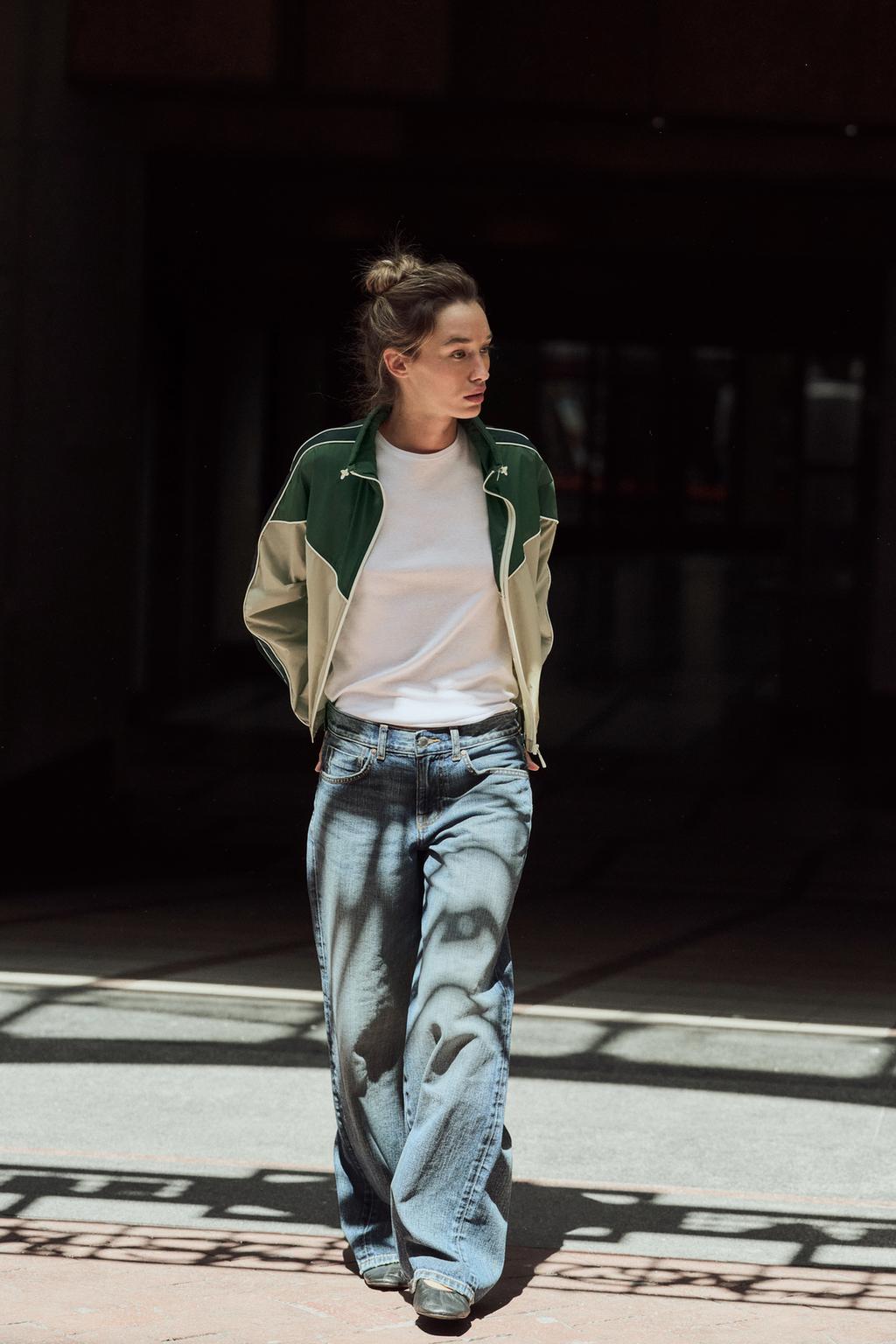 

Короткая куртка в цвет блока ZARA, цвет Green/Ecru