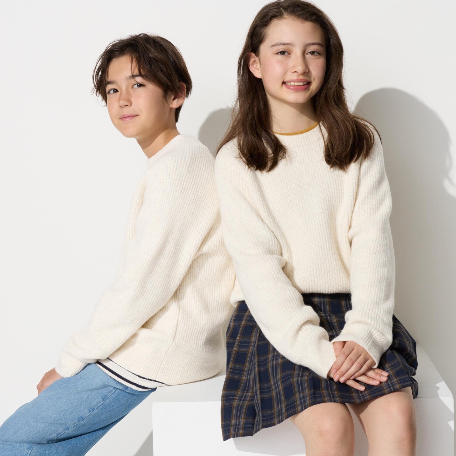 

Свитер из мягкой пряжи UNIQLO, белый