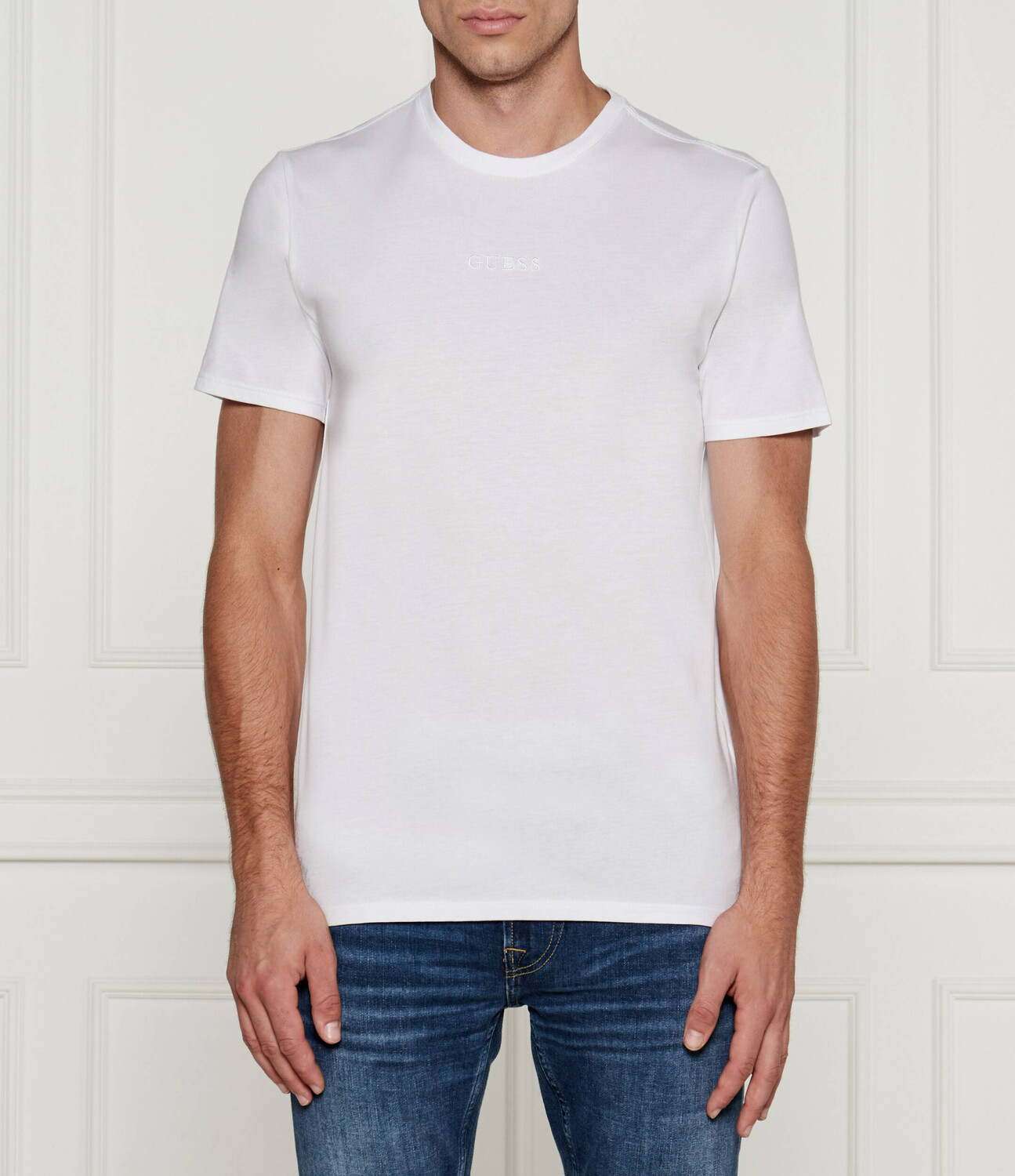 

Футболка GUESS Regular Fit, белый