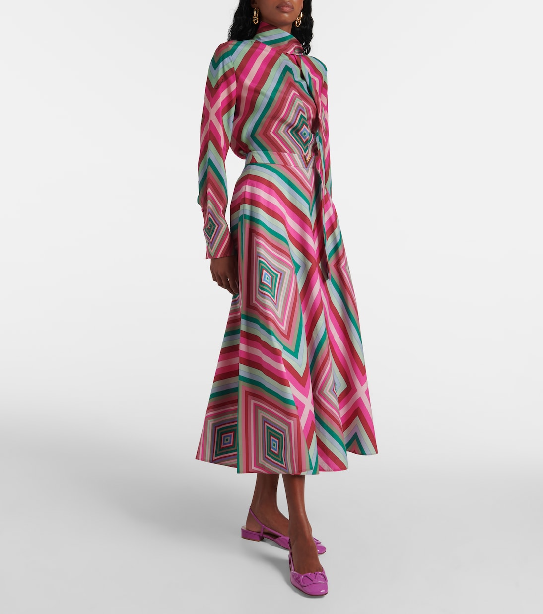 Туфли-лодочки из лакированной кожи VLogo Signature Valentino Garavani, Vivid Violet — фото 2
